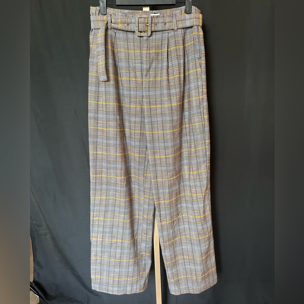 A new day wide leg plaid dress pants with belt. Size 4